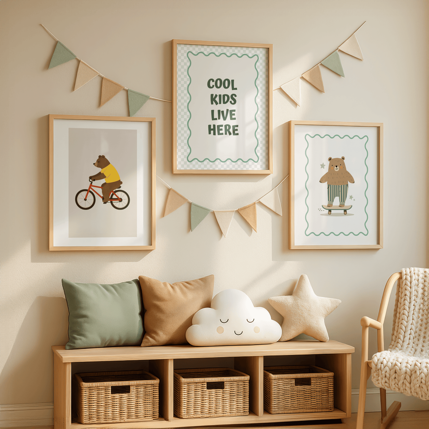 Beer op Fiets - Babykamer Poster of Canvas wanddecoratie